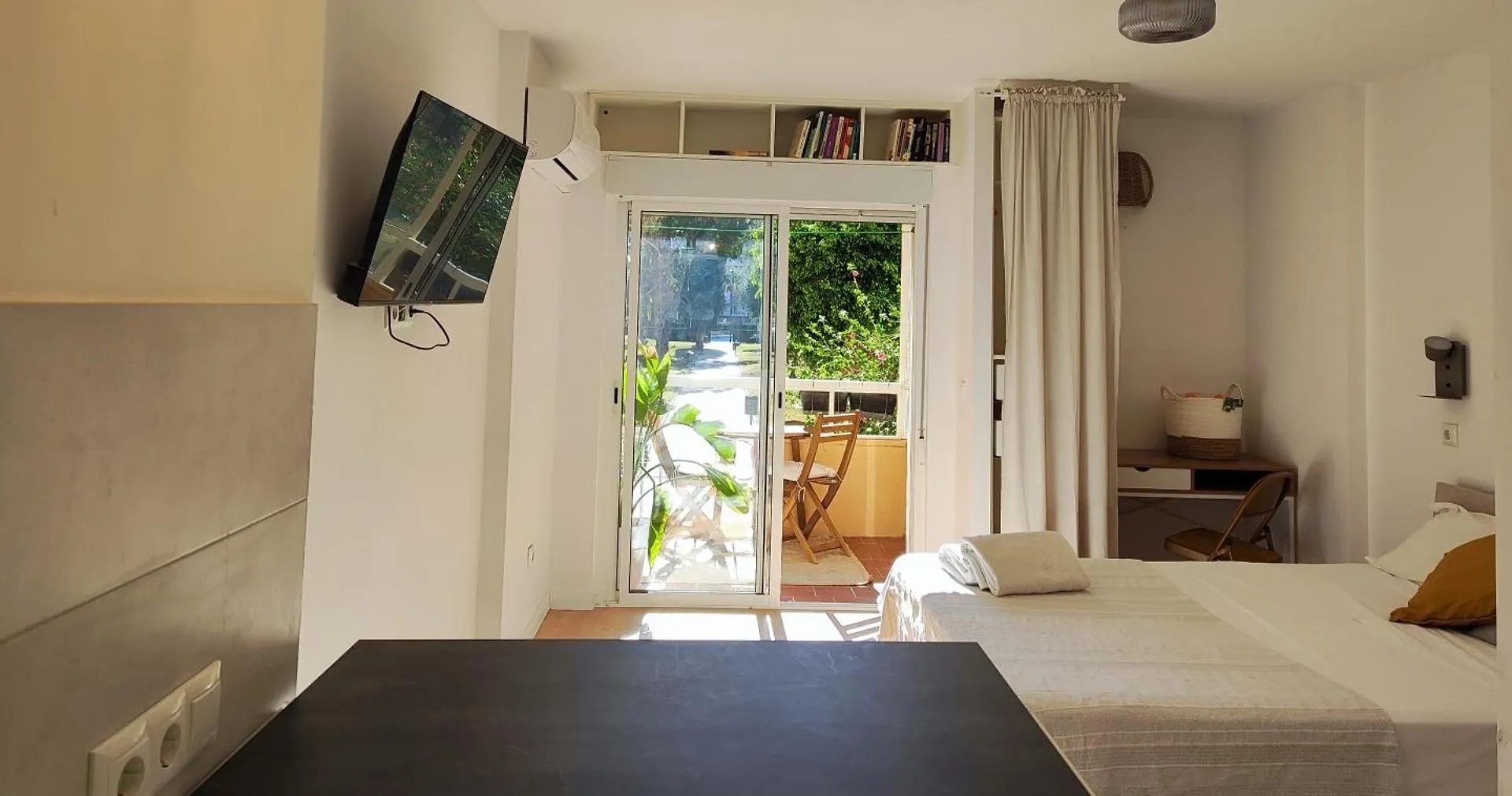 アパート Pretty Studio With A Sea View Agata ベナルマデナ